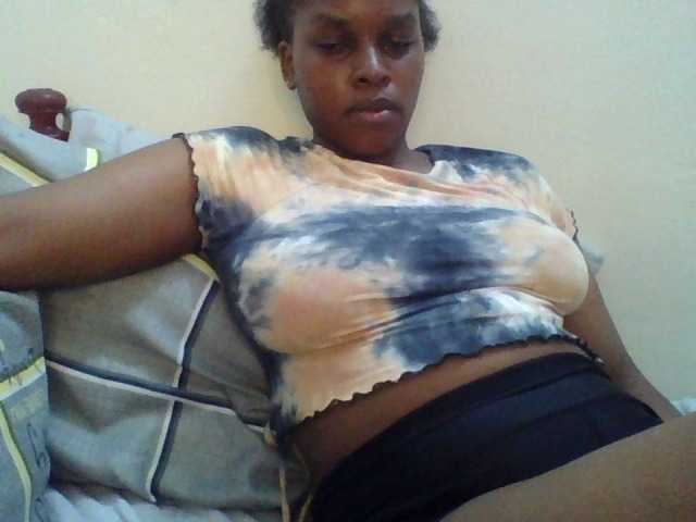le modèle Seductivgigi est en webcam porno dans un show sur le site bongacams, il possède les tags suivants: Ebony,Brunette,Trimmed