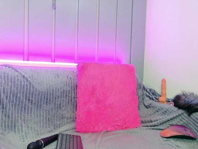 AteneaRoldan live cam on BongaCams