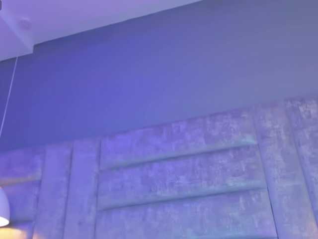 AteneaRoldan live cam on BongaCams