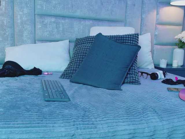 AteneaRoldan's BongaCams show and profile