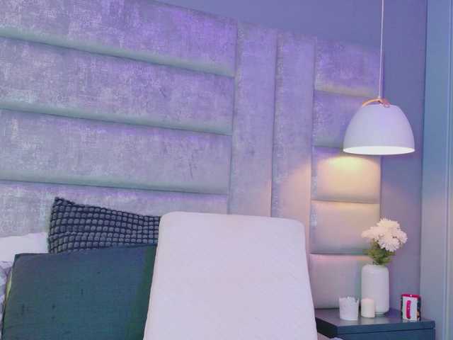 AteneaRoldan's BongaCams show and profile