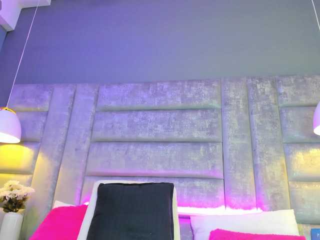 AteneaRoldan live cam on BongaCams