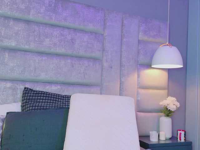 AteneaRoldan's BongaCams show and profile