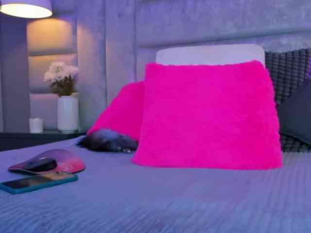AteneaRoldan webcam