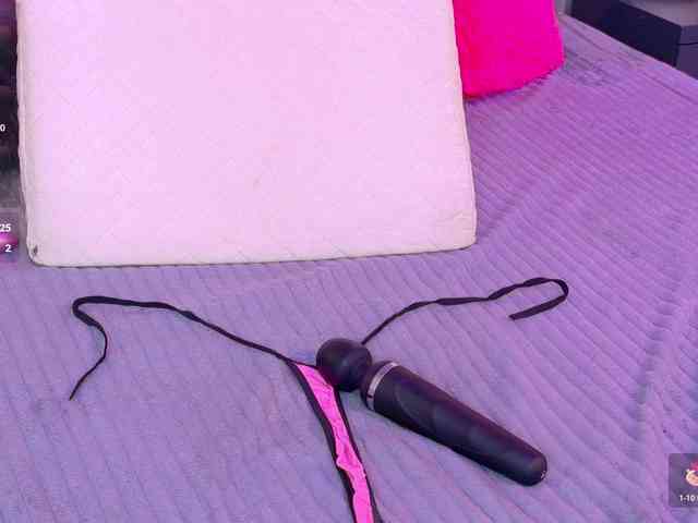 AteneaRoldan webcam