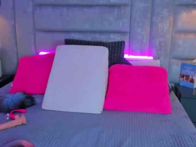 AteneaRoldan webcam