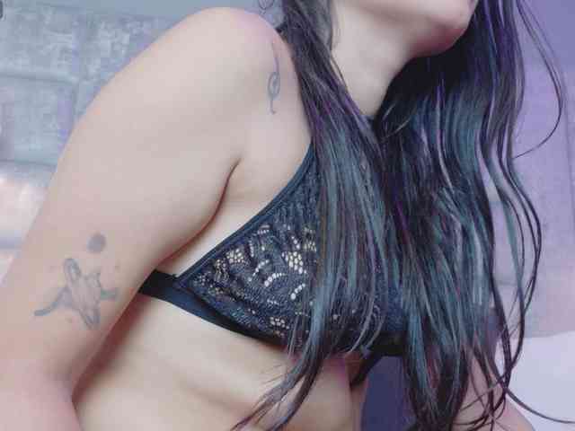 AteneaRoldan webcam