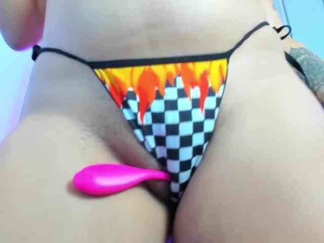 AteneaRoldan webcam