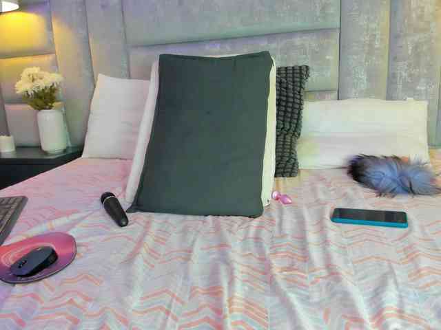 AteneaRoldan webcam