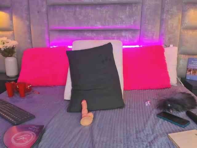 AteneaRoldan webcam