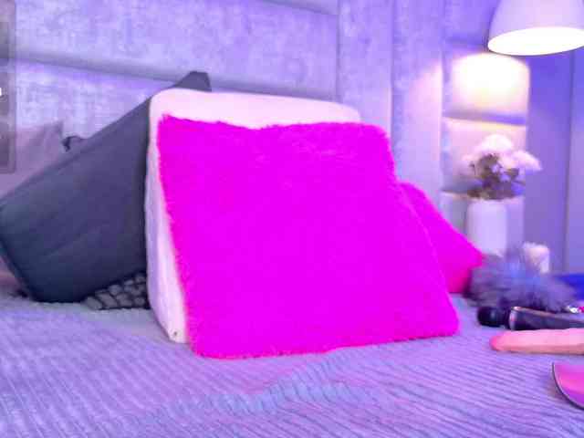 AteneaRoldan webcam