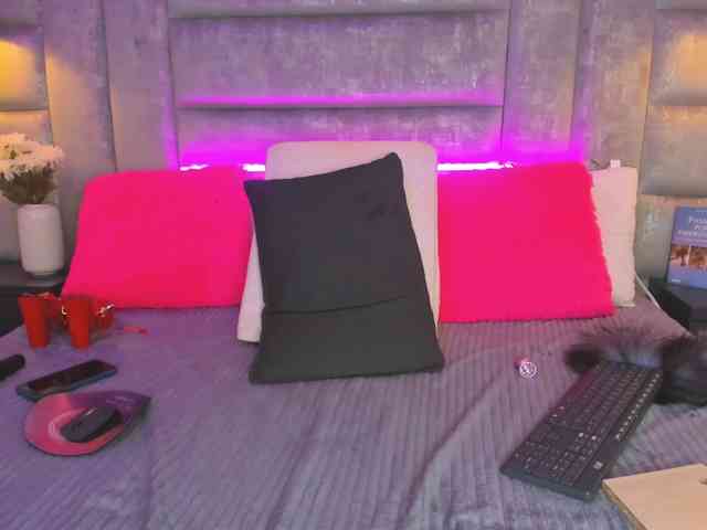 AteneaRoldan webcam