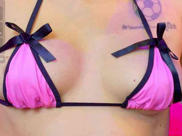 AteneaRoldan webcam