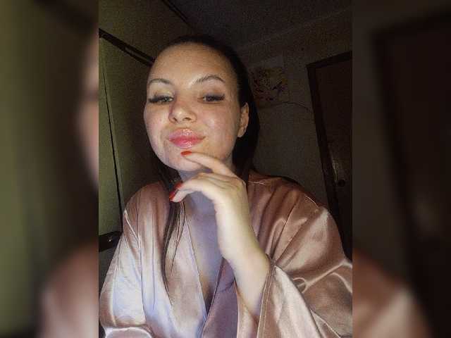 Mira-5a's BongaCams show and profile