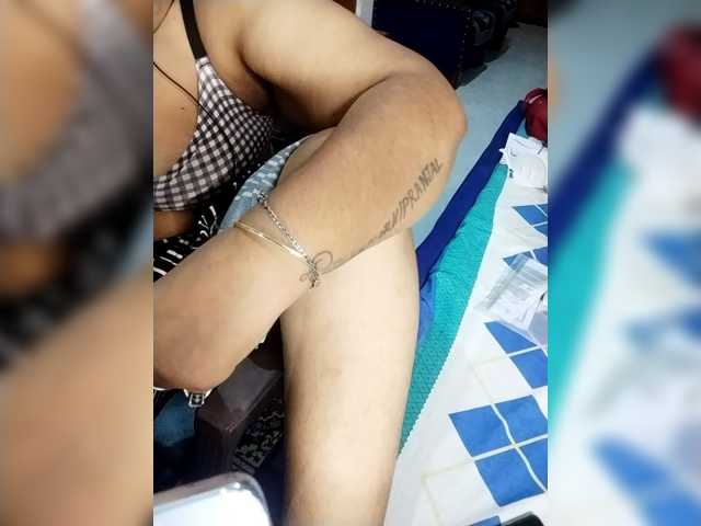 Sexxybhabhi1411 — live female cam