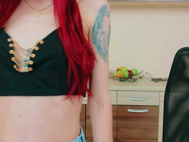 Julia-Jae webcam
