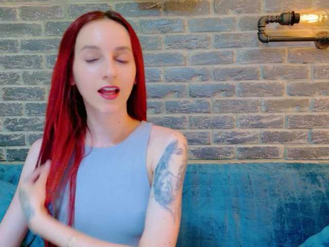 Julia-Jae live cam on BongaCams