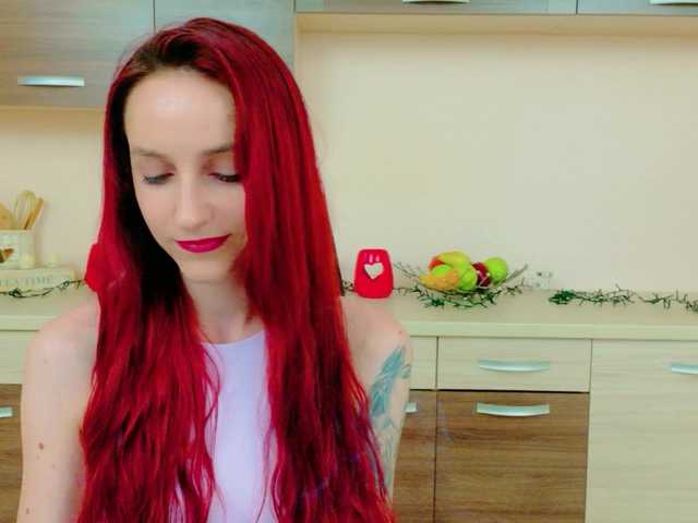 Julia-Jae live cam on UnifiedCams