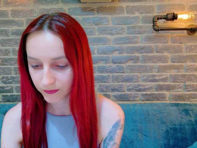 Julia-Jae live cam on UnifiedCams