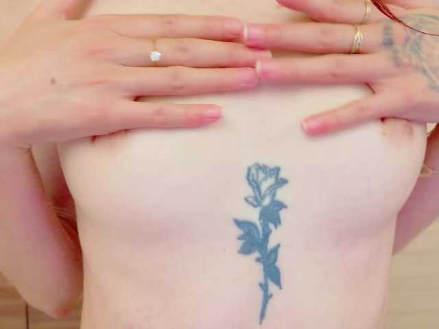 Julia-Jae live cam on BongaCams