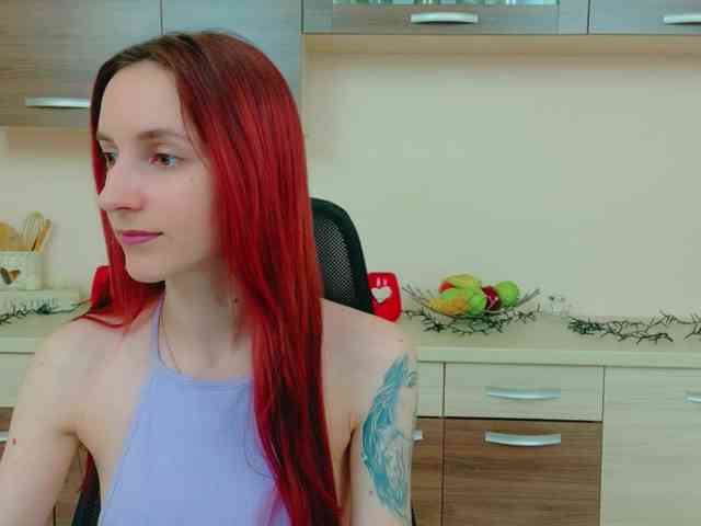 Julia-Jae webcam