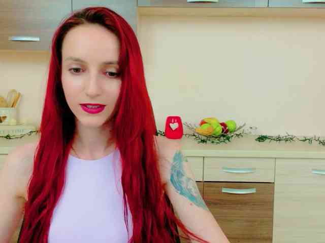Julia-Jae webcam