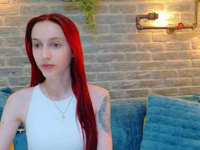 Julia-Jae webcam