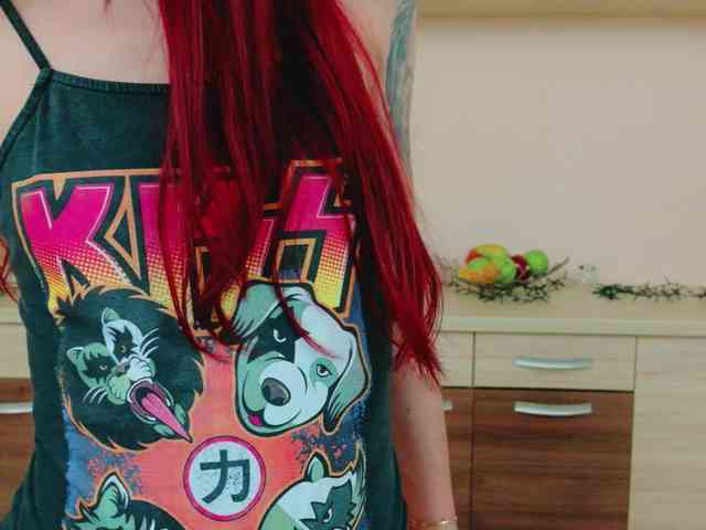 Julia-Jae webcam