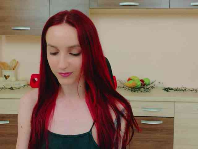 Julia-Jae webcam