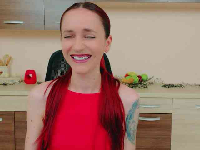 Julia-Jae webcam