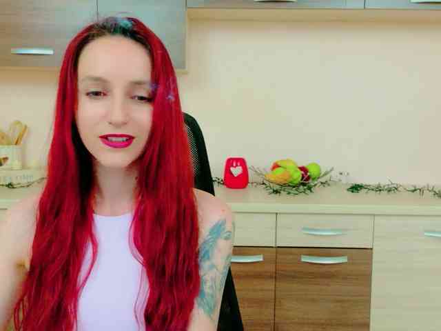 Julia-Jae webcam