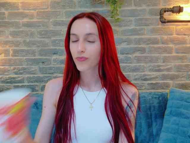Julia-Jae webcam