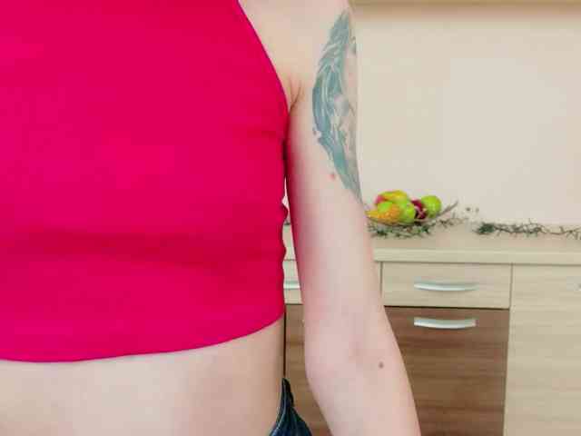 Julia-Jae webcam