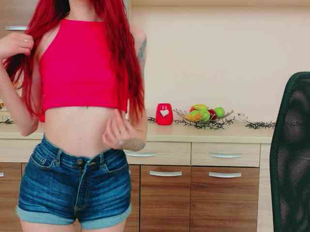 Julia-Jae webcam
