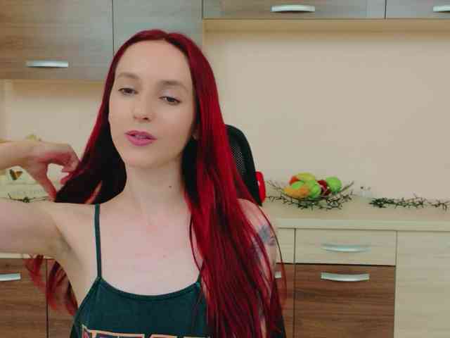 Julia-Jae webcam