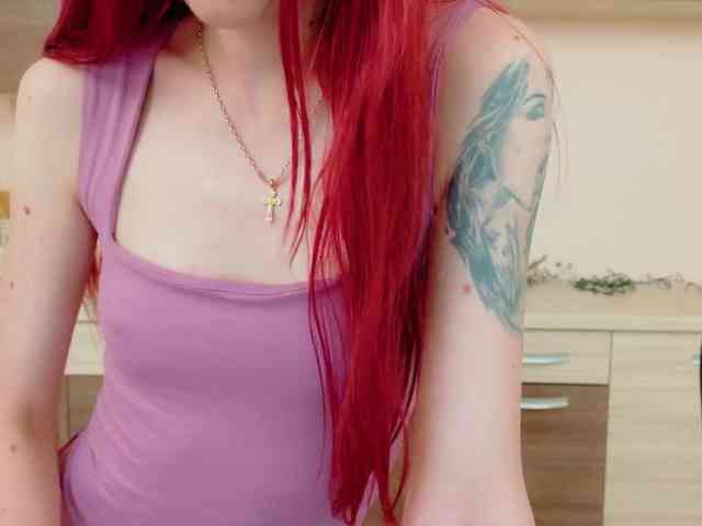 Julia-Jae webcam