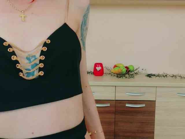 Julia-Jae webcam