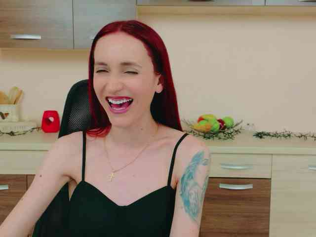 Julia-Jae webcam
