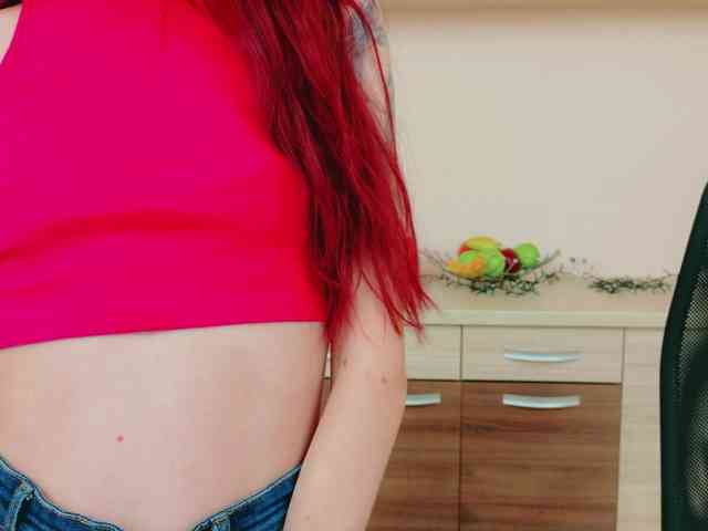 Julia-Jae webcam