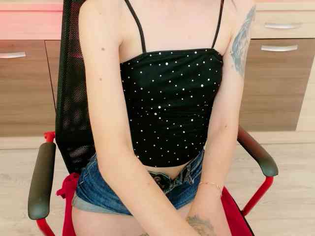 Julia-Jae webcam