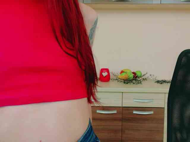 Julia-Jae webcam