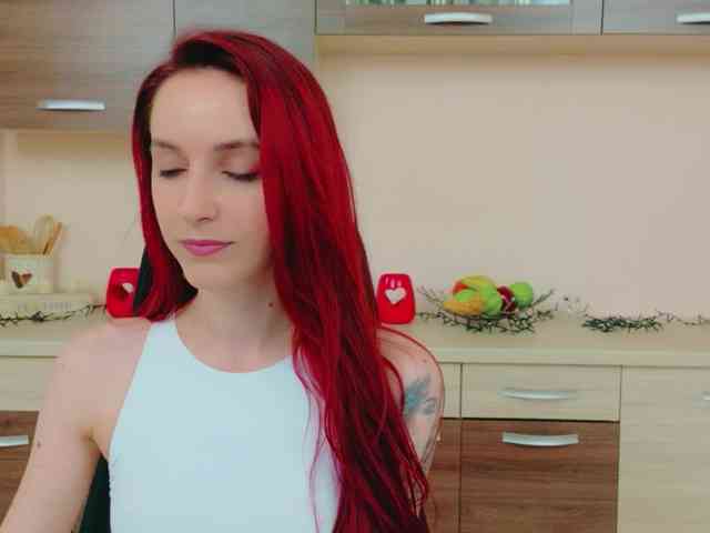 Julia-Jae webcam