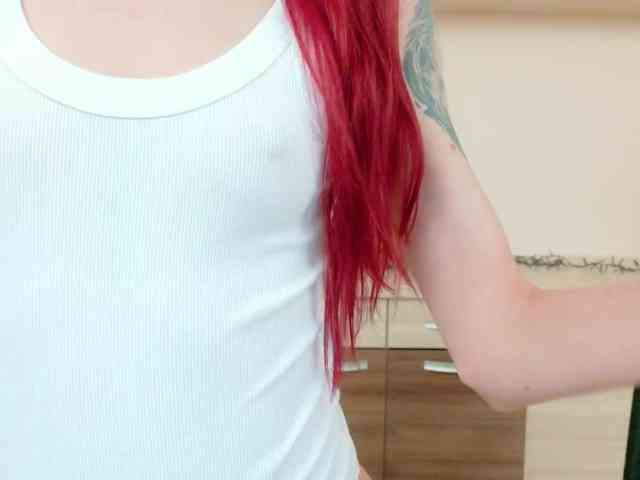Julia-Jae webcam