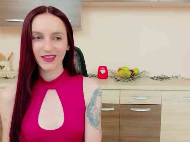 Julia-Jae webcam
