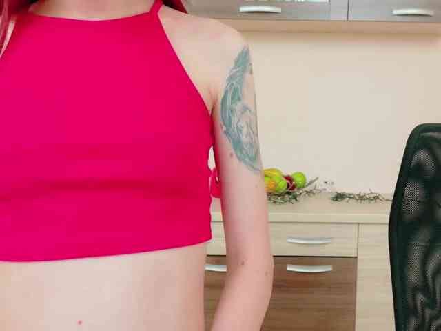 Julia-Jae webcam