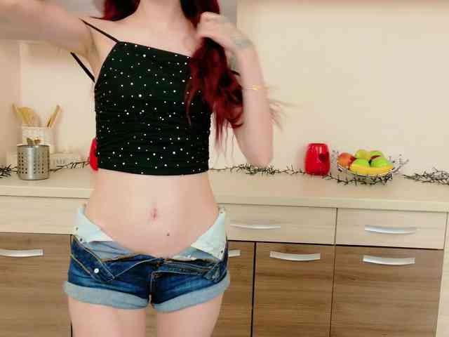 Julia-Jae webcam