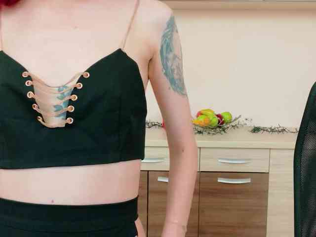Julia-Jae webcam