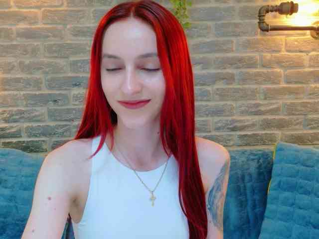 Julia-Jae webcam