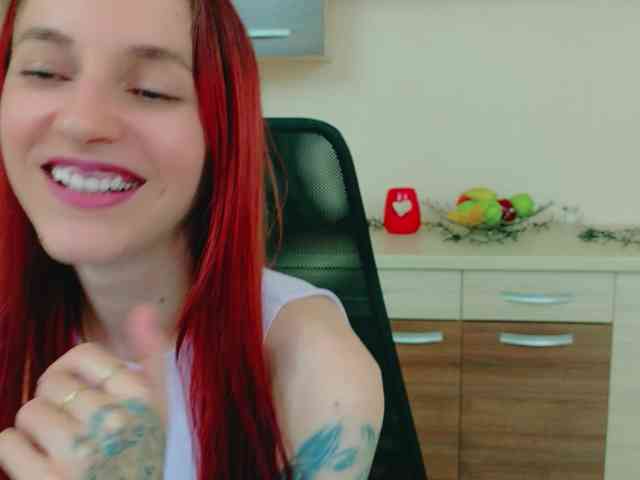 Julia-Jae webcam