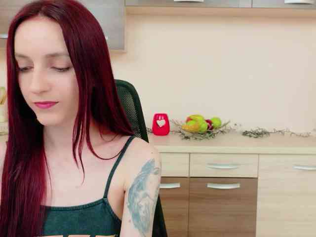 Julia-Jae webcam